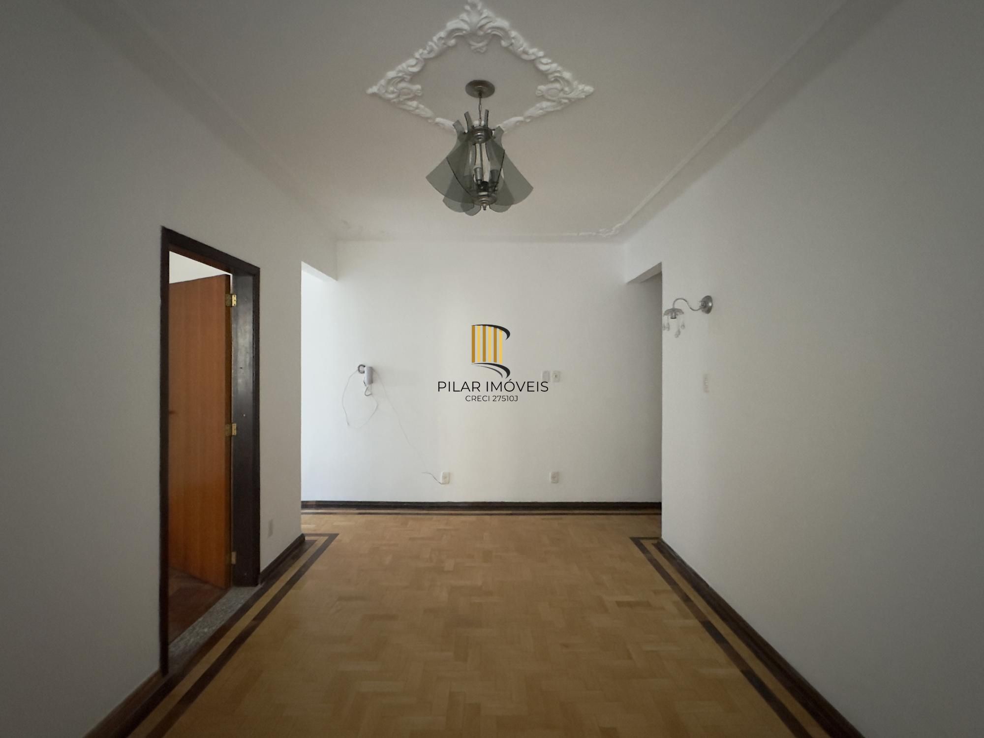 APARTAMENTO 2 DORMITÓRIOS TOTALMENTE REFORMADO NO CENTRO HISTÓRICO