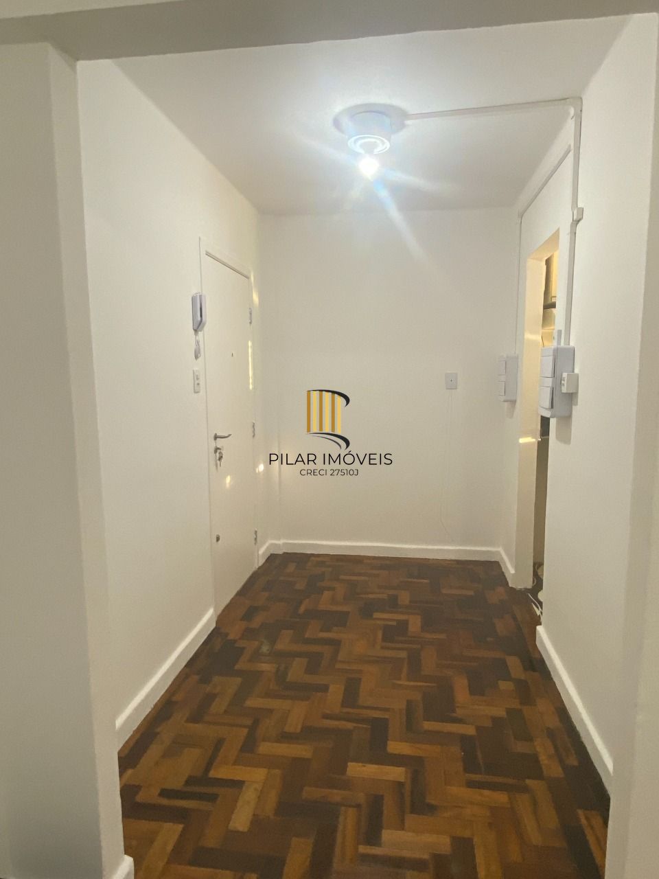APARTAMENTO STUDIO, COM VISTA PARA O GUAÍBA NO CENTRO HISTÓRICO