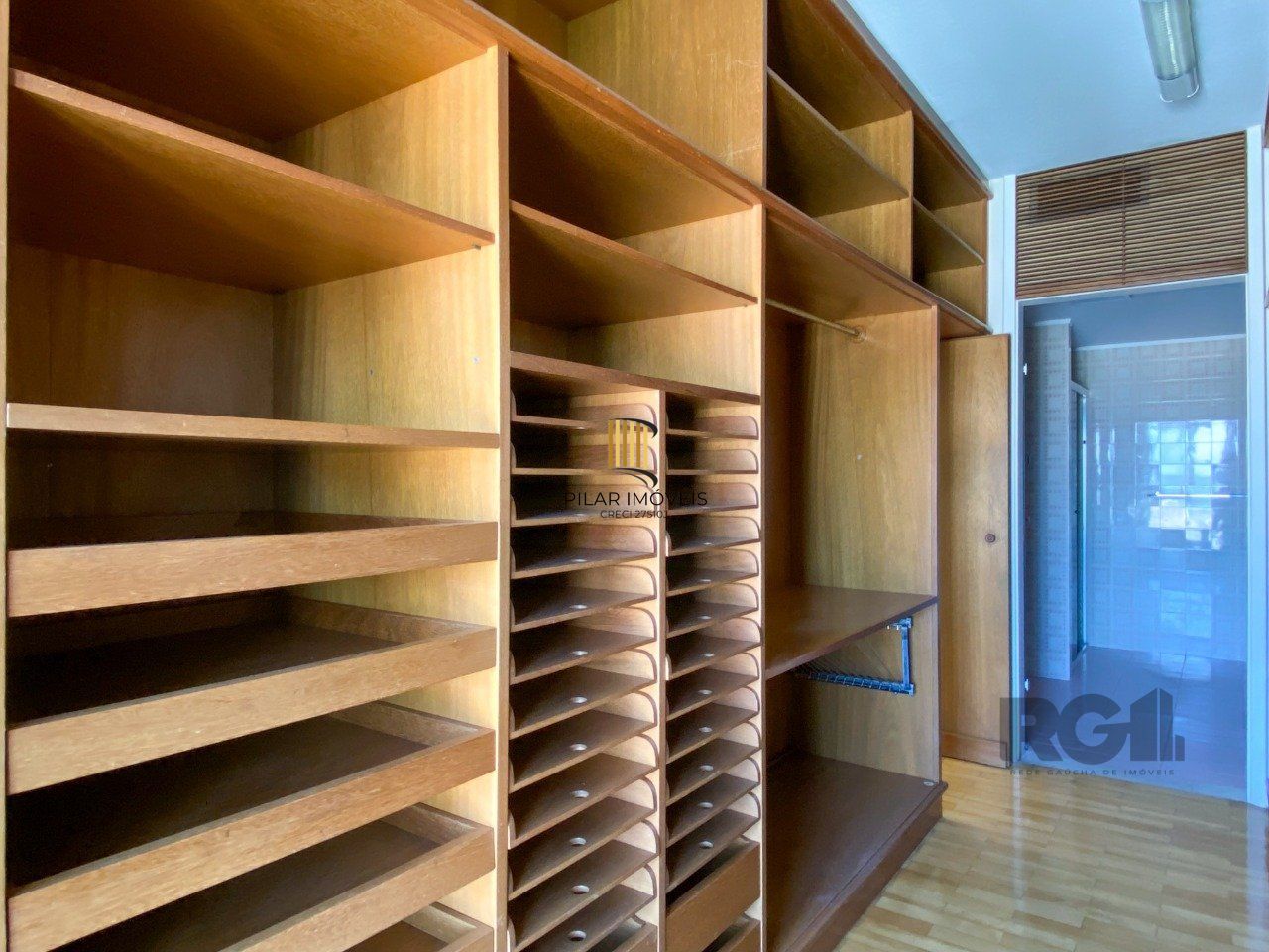 Apartamento com muito conforto e ótima iluminação no Moinhos de Vento