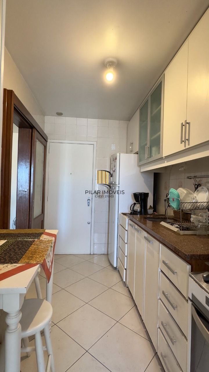 APARTAMENTO 2 DORMITÓRIOS COM LAVABO E VISTA DEFINIDA NO CENTRO HISTÓRICO