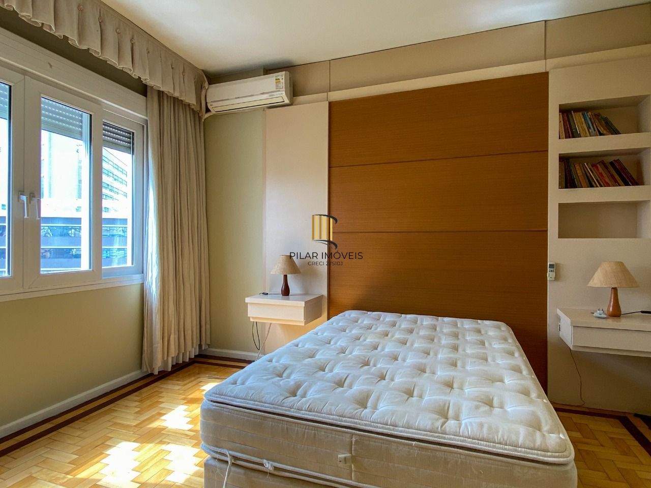 Apartamento 2 dormitórios, com linda vista, em frente ao Hospital de Clínicas