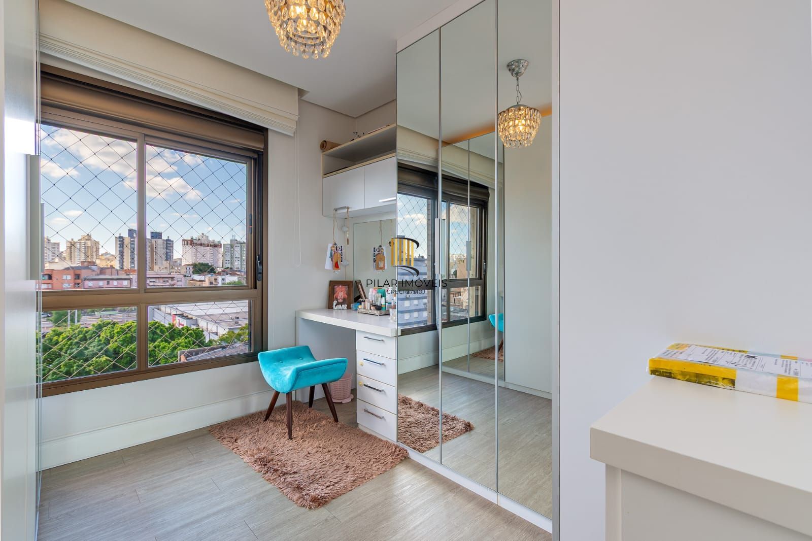 APARTAMENTODE 3 DORMITÓRIO COM SUÍTE E 2 VAGAS DE GARAGEM NO MENINO DEUS