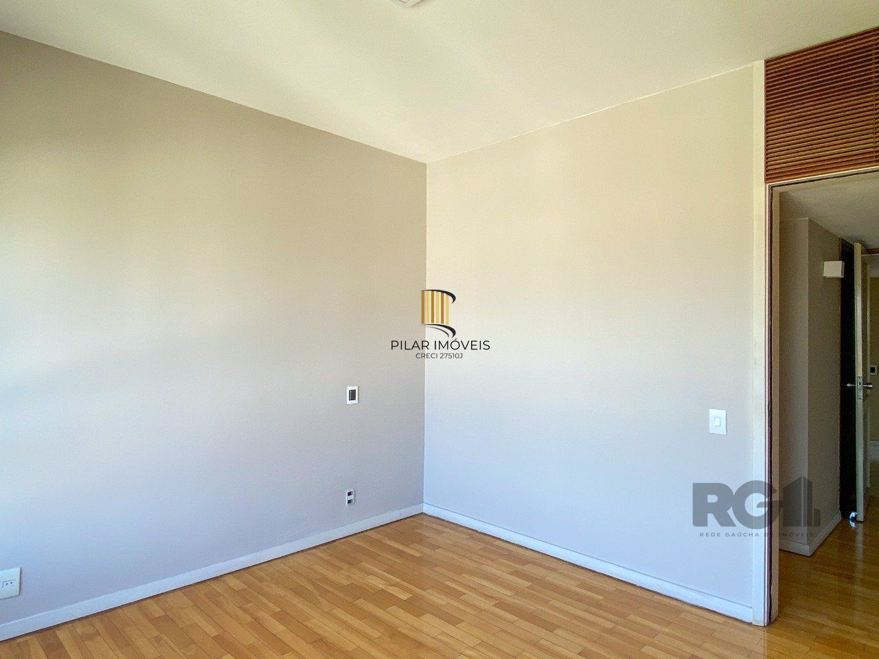 Apartamento com muito conforto e ótima iluminação no Moinhos de Vento