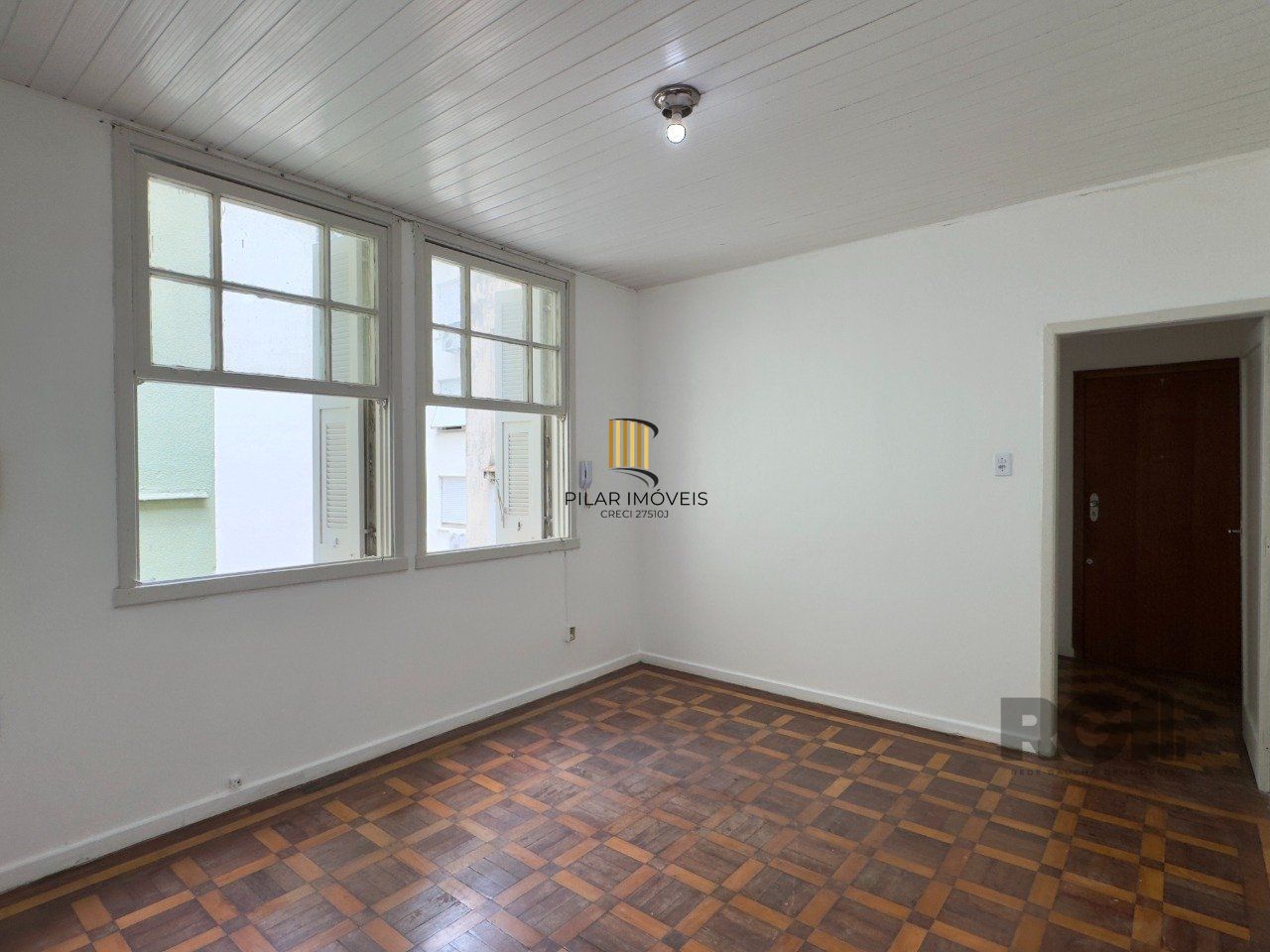 APARTAMENTO 2 DORMITÓRIOS AMPLO NO CENTRO HISTÓRICO