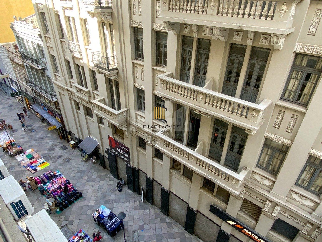 Sala comercial, de frente para a Rua Uruguai, no condomínio Aceguá