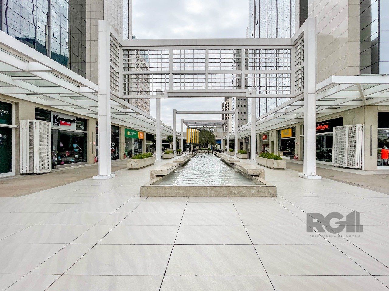 APARTAMENTO DE 38M² COM 1 DORMITÓRIO E 1 VAGA - BAIRRO PRAIA DE BELAS