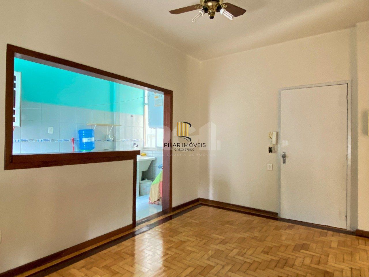Apartamento 1 dormitório, de frente, com ótima posição solar, no Centro Histórico
