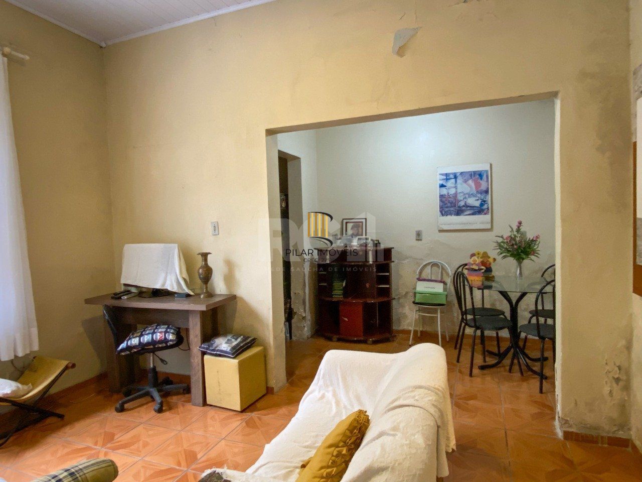 Casa de esquina com 64m², próximo ao Cais Embarcadero