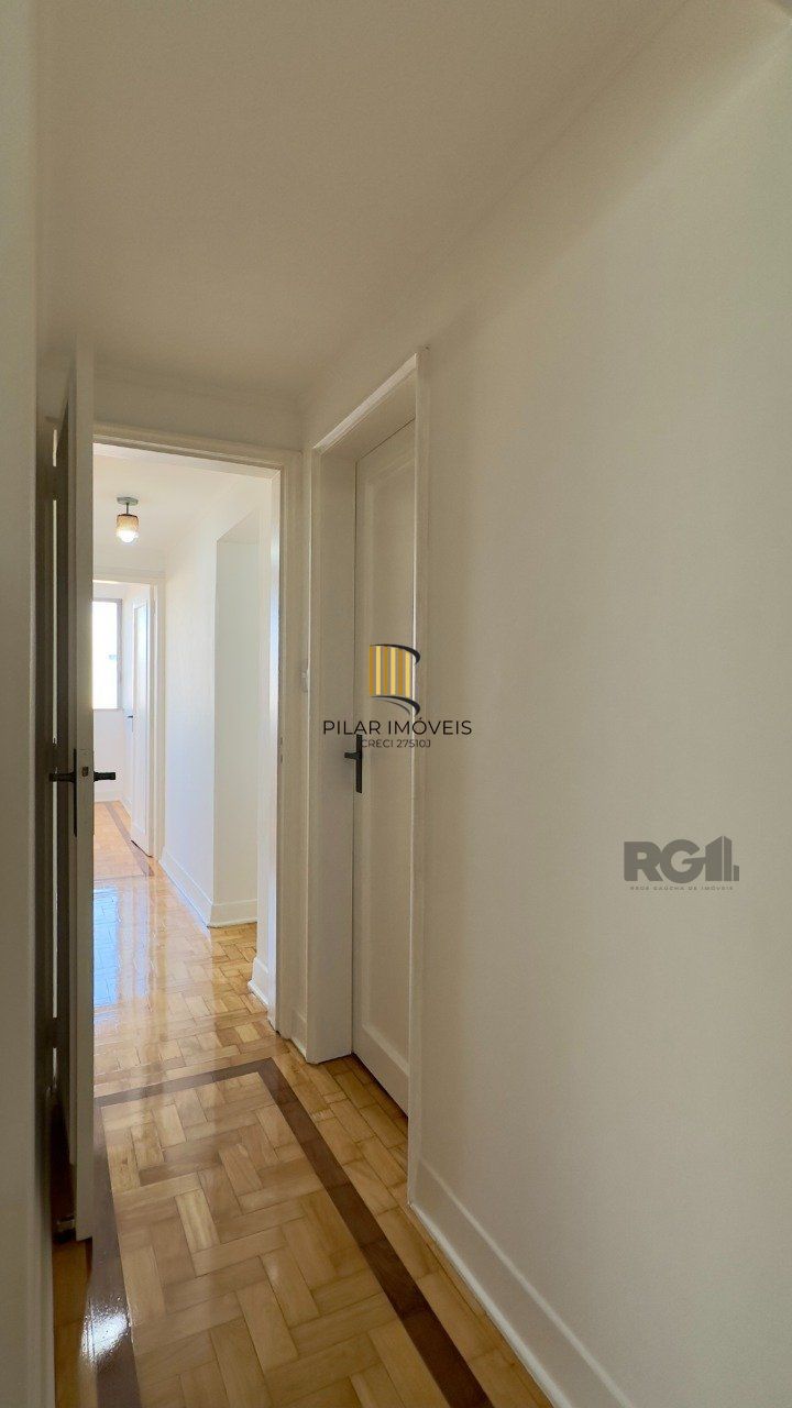 SUPER APARTAMENTO REFORMADO DE 3 DORMITÓRIOS EM ÓTIMA LOCALIZAÇÃO NA DUQUE