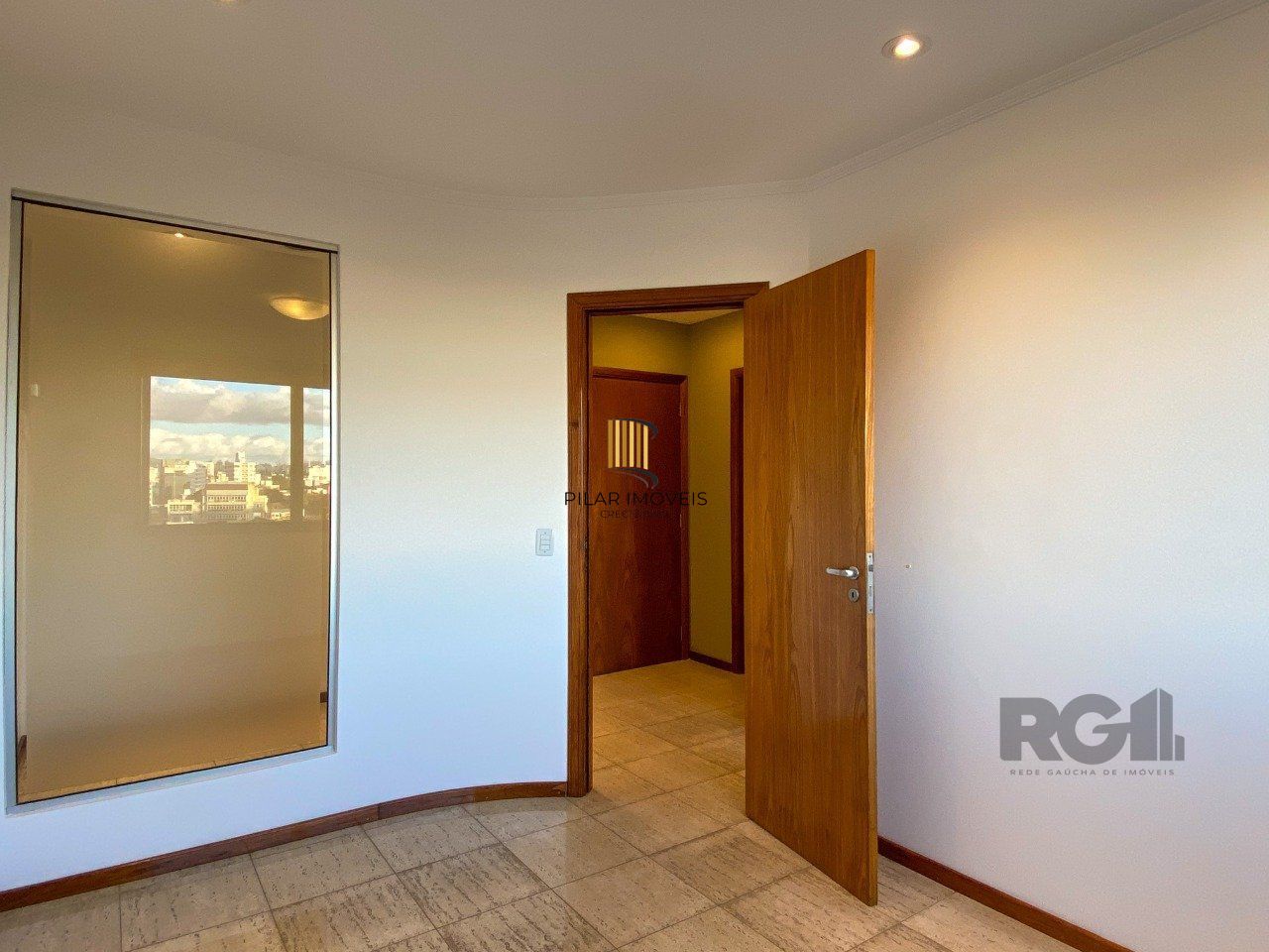 CONJUNTO COMERCIAL DE FRENTE NO PREMIUM OFFICE, JUNTO AO TREND ORLA