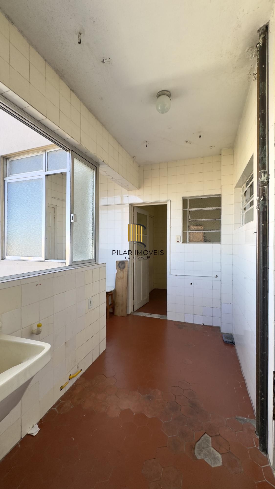 APARTAMENTO 3 DORMITÓRIOS COM LINDA VISTA DA CATEDRAL NO CENTRO HISTÓRICO
