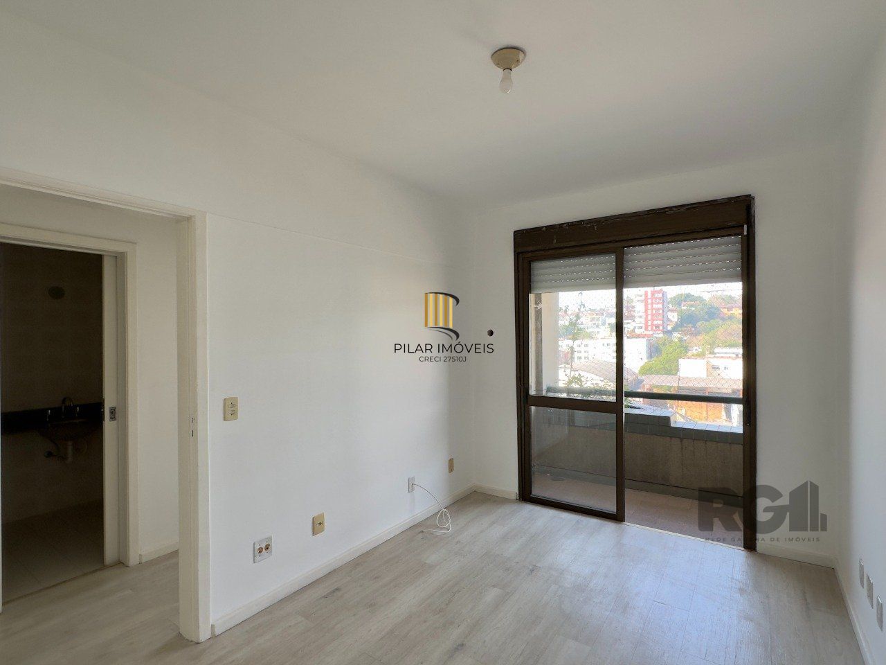 COBERTURA COM 174M², DE FRENTE, 3 DORMITÓRIOS, EM ÓTIMA LOCALIZAÇÃO NO MENINO DEUS