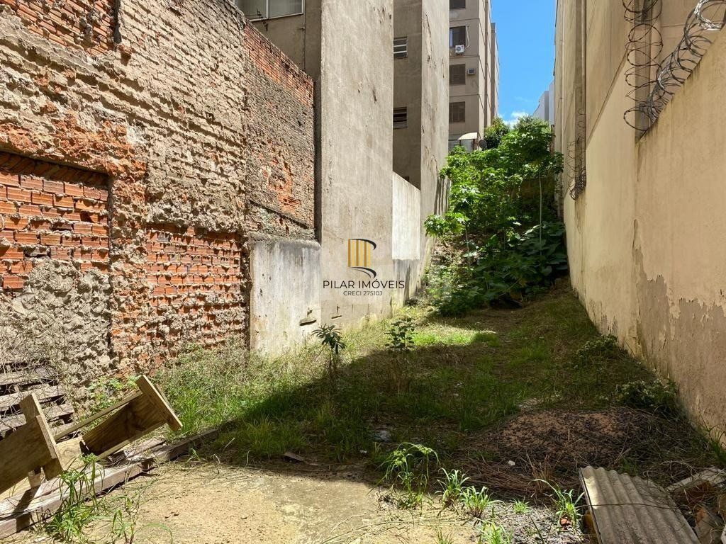 Terreno com projeto aprovado para construção de prédio no Centro Histórico