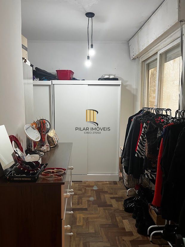 Apartamento 2 dormitórios com pátio no Centro Histórico
