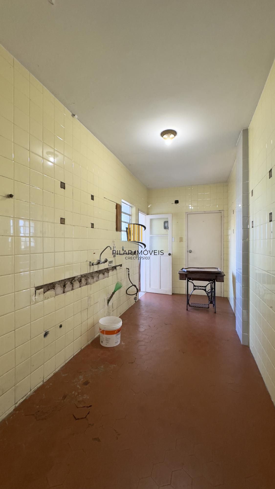 APARTAMENTO 3 DORMITÓRIOS COM LINDA VISTA DA CATEDRAL NO CENTRO HISTÓRICO