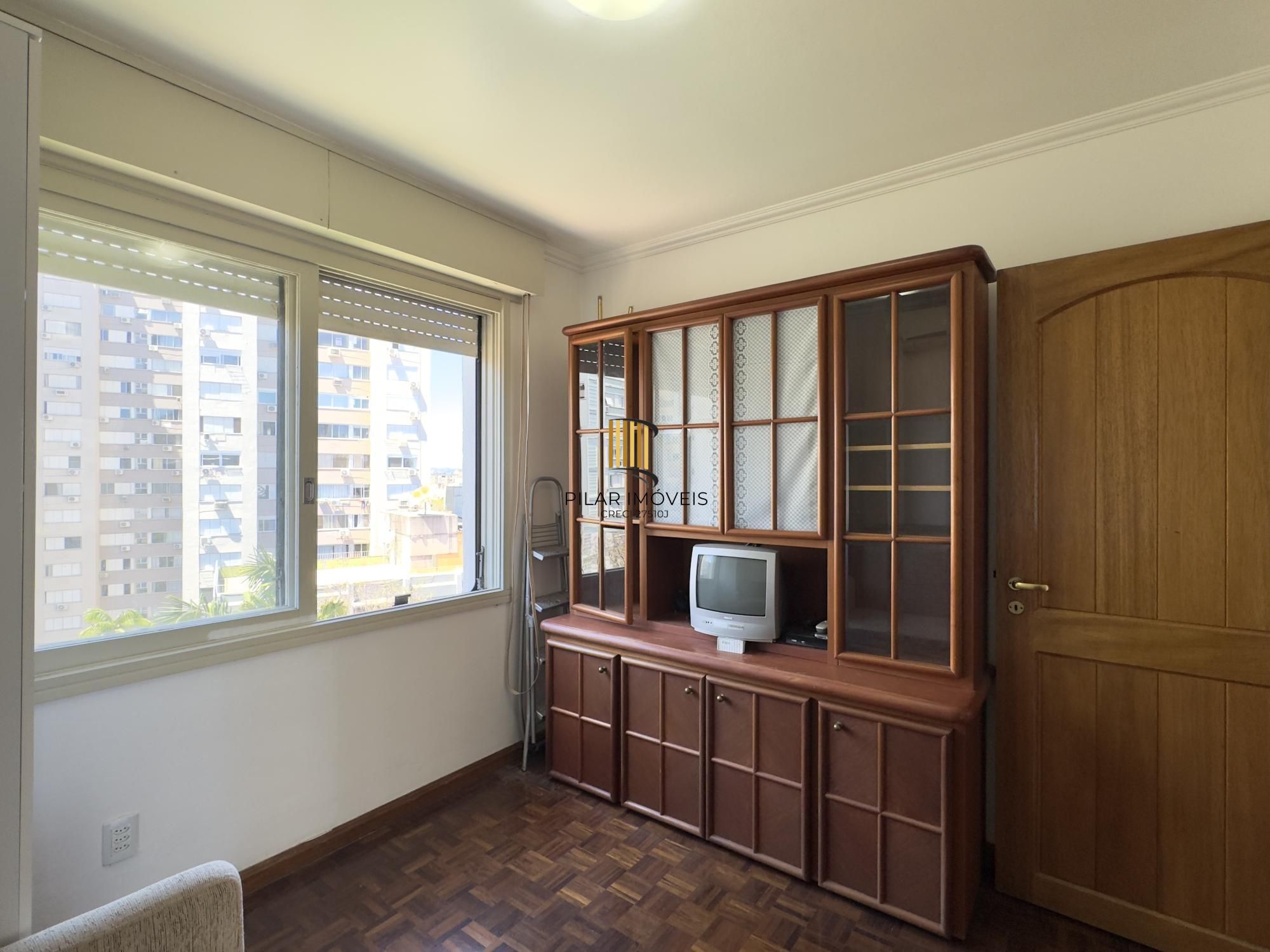 Apartamento mobiliado de 71m², com 2 dormitórios, sendo 1 suíte e vaga no Centro