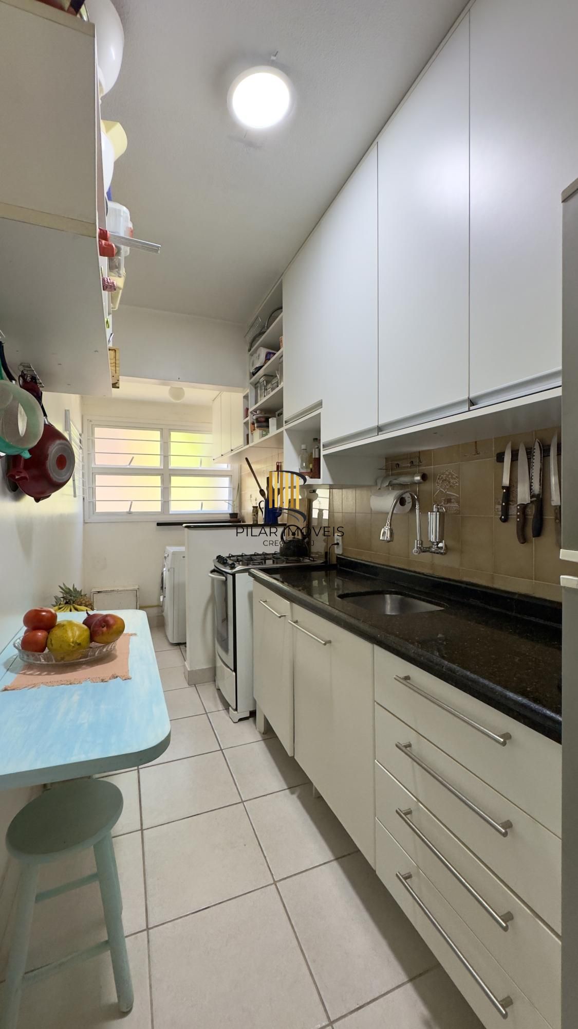 Apartamento 2 dormitórios com sacada e vaga de garagem próximo à PUCRS