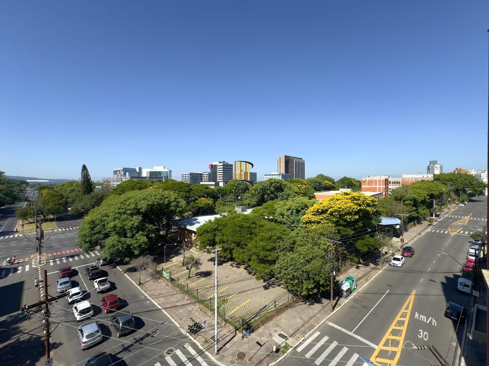 Cobertura 2 dormitórios no bairro Centro Histórico