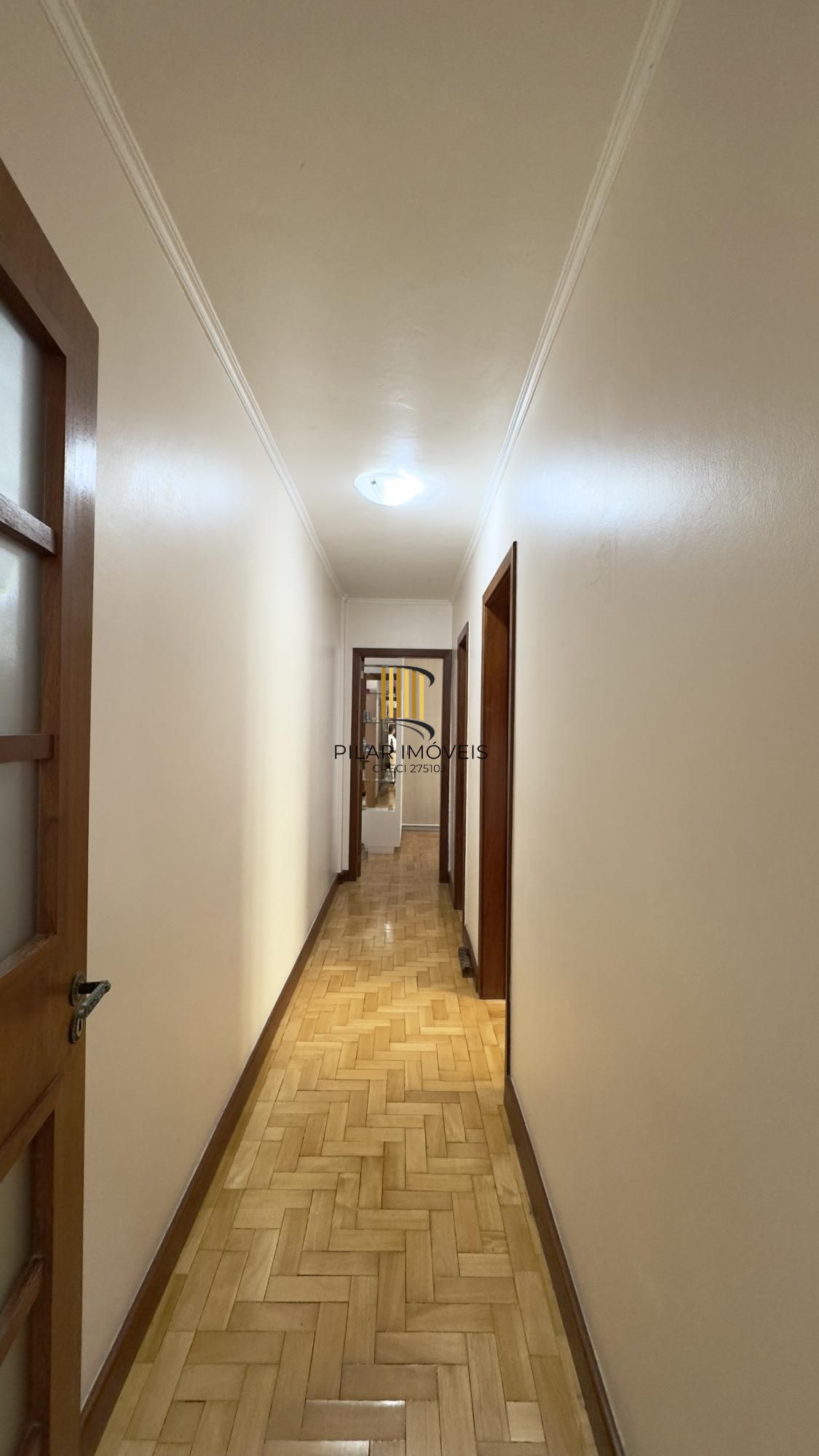 APARTAMENTO 2 DORMITÓRIOS SUPER CHARMOSO NO BAIRRO CENTRO HISTÓRICO