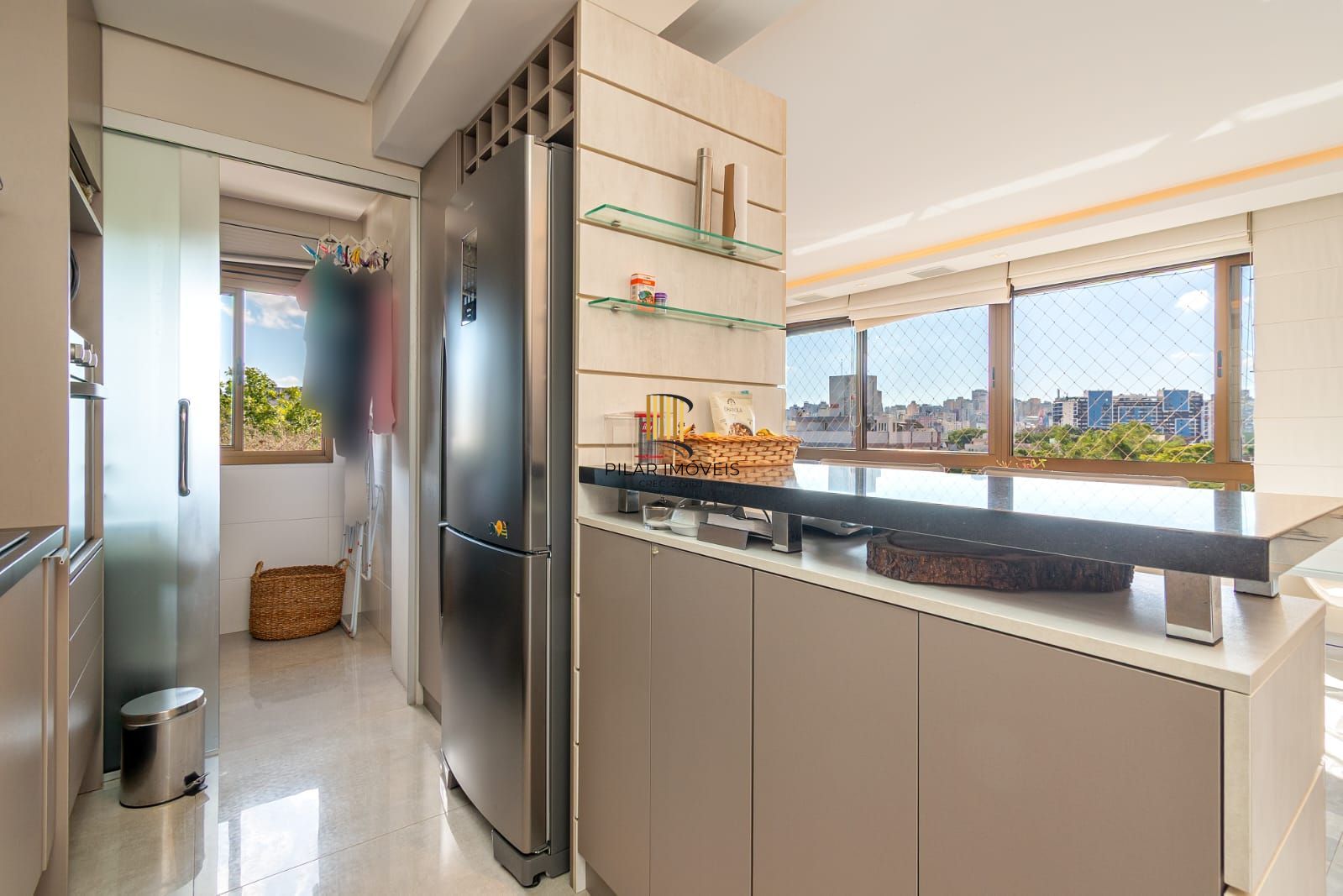 APARTAMENTODE 3 DORMITÓRIO COM SUÍTE E 2 VAGAS DE GARAGEM NO MENINO DEUS