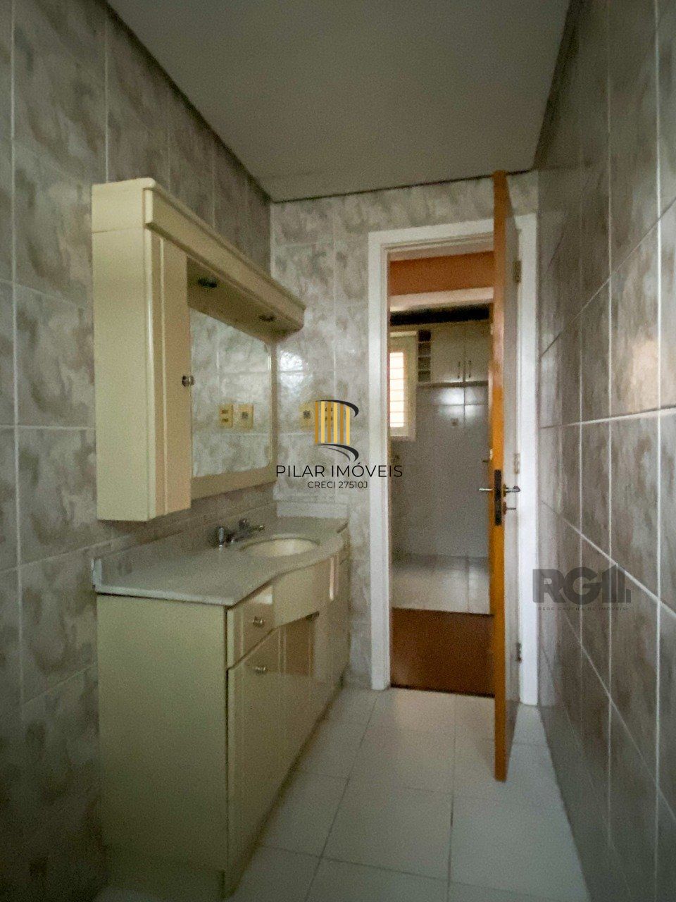 Apartamento com sacada, churrasqueira e vaga de garagem no Centro Histórico