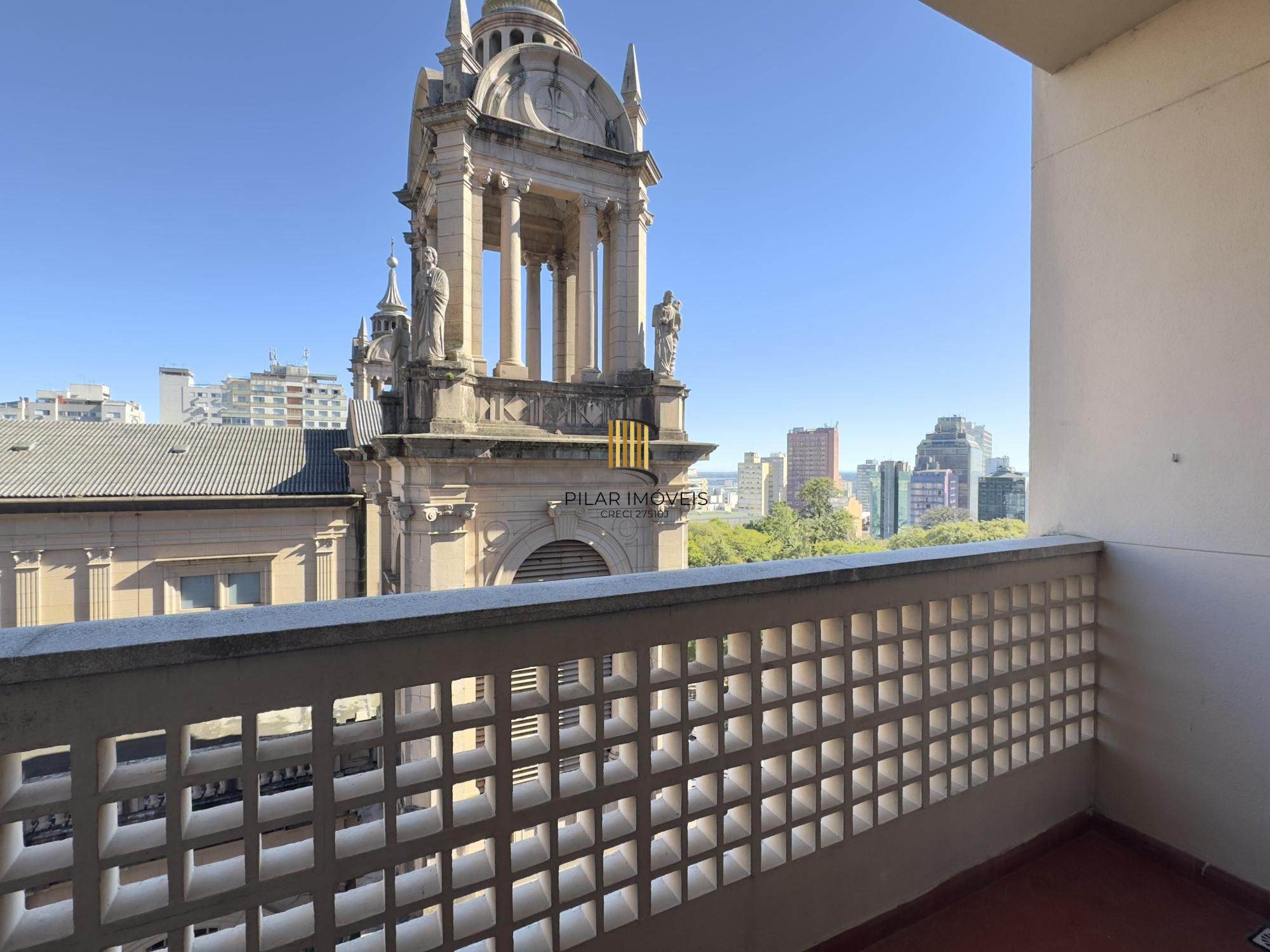 APARTAMENTO 3 DORMITÓRIOS COM LINDA VISTA DA CATEDRAL NO CENTRO HISTÓRICO