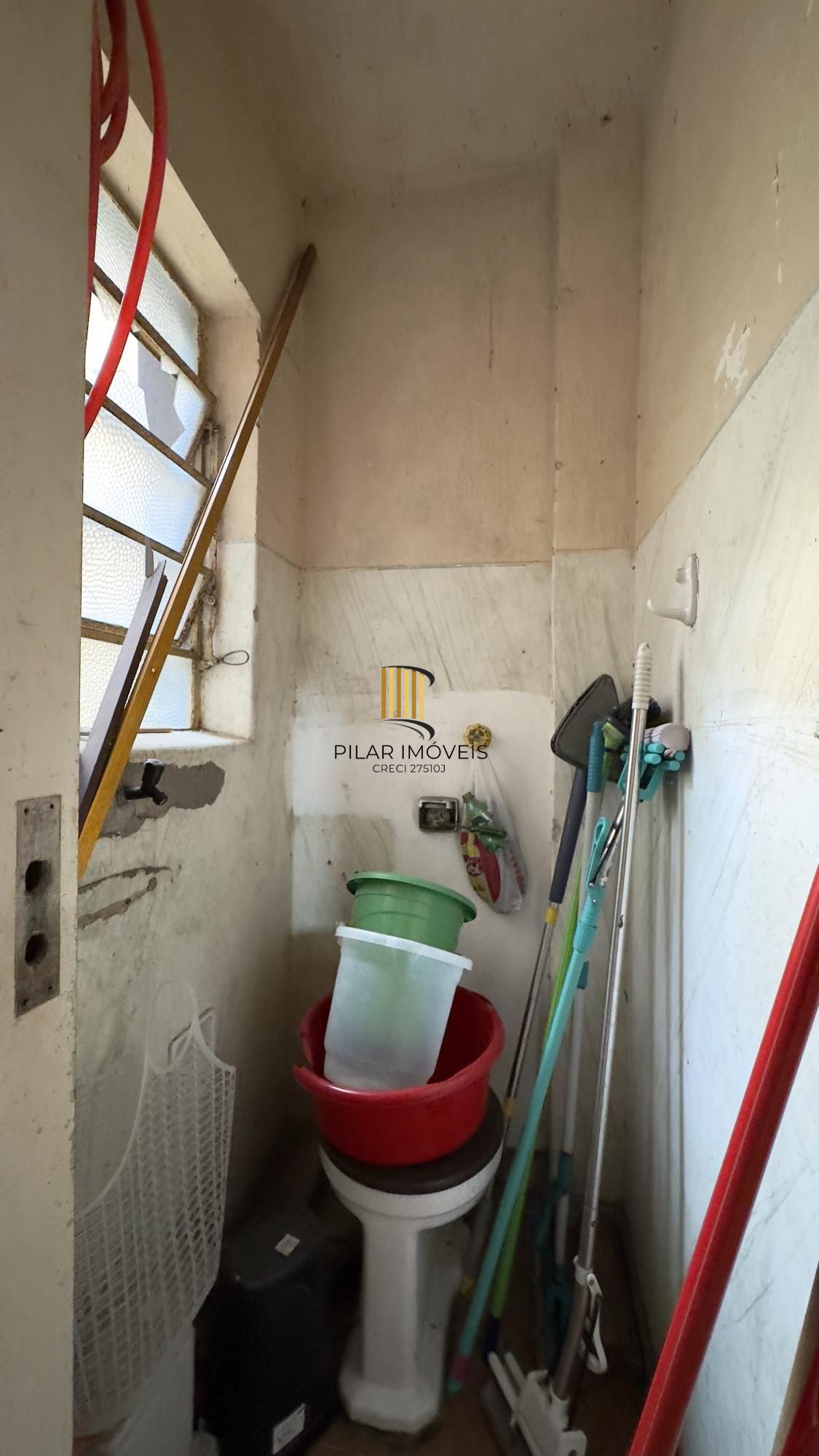 Apartamento 2 dormitórios com pátio