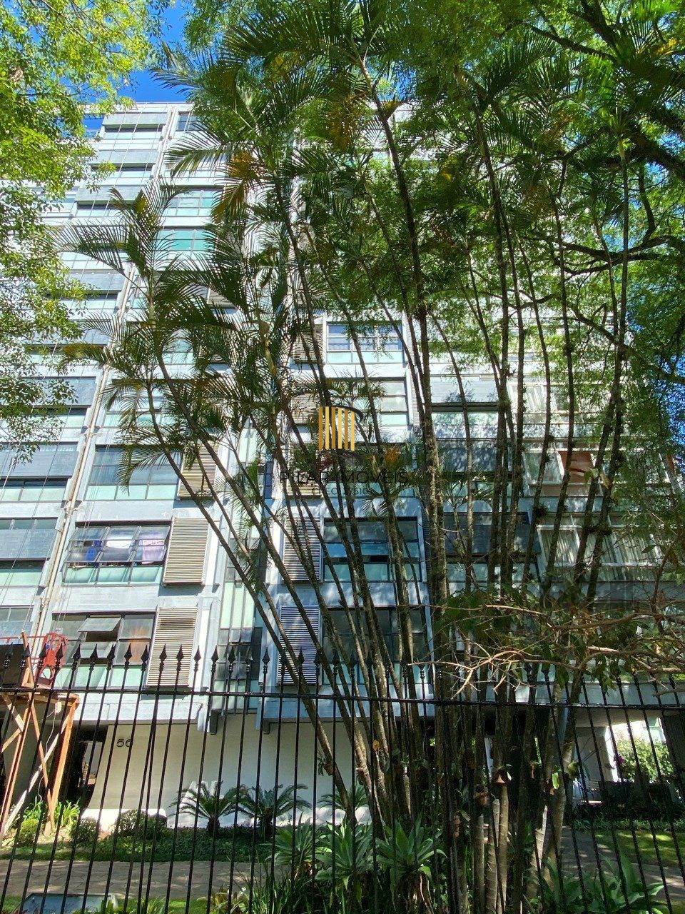 Apartamento com muito conforto e ótima iluminação no Moinhos de Vento