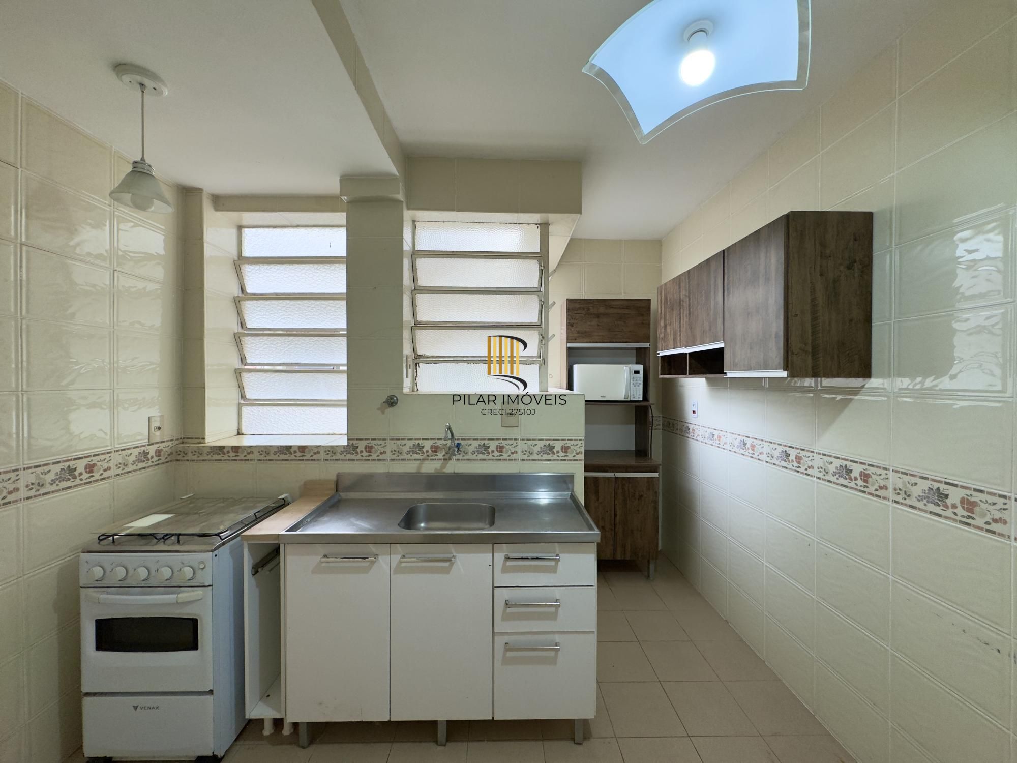 Apartamento de 3 dormitórios, super amplo e bem iluminado no Centro Histórico