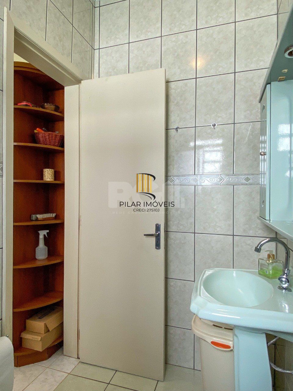 Casa com 4 dormitórios, no bairro Nossa Senhora das Graças em Canoas/RS