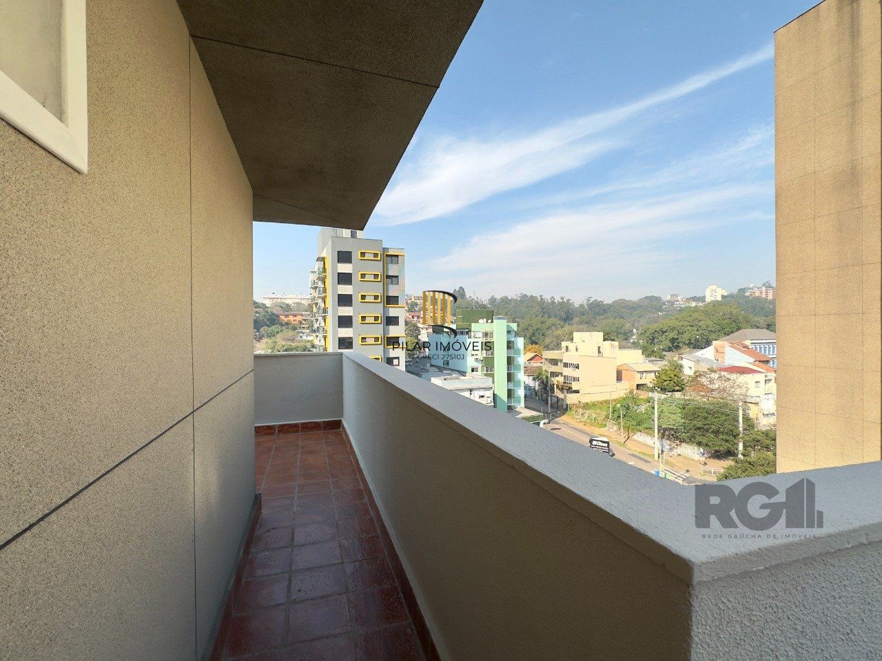 COBERTURA COM 174M², DE FRENTE, 3 DORMITÓRIOS, EM ÓTIMA LOCALIZAÇÃO NO MENINO DEUS