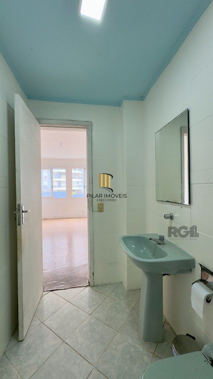 APARTAMENTO 1 DORMITÓRIO DE FRENTE NO CENTRO HISTÓRICO
