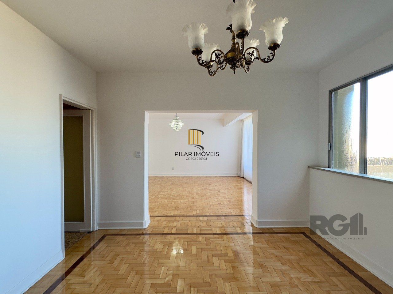 SUPER APARTAMENTO REFORMADO DE 3 DORMITÓRIOS EM ÓTIMA LOCALIZAÇÃO NA DUQUE