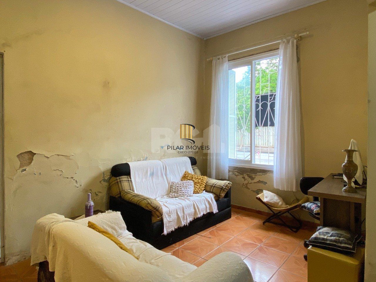 Casa de esquina com 64m², próximo ao Cais Embarcadero