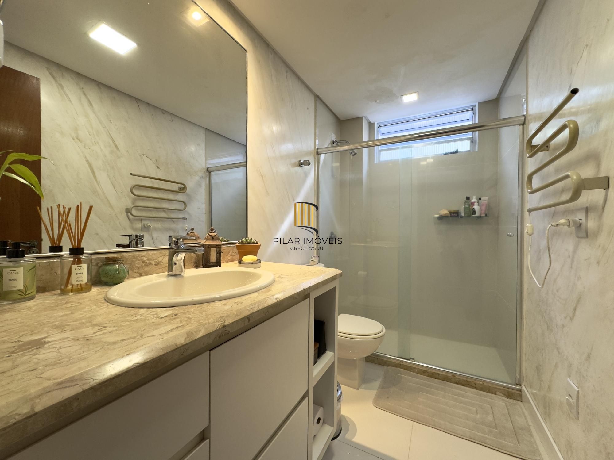 APARTAMENTO 2 DORMITÓRIOS SUPER CHARMOSO NO BAIRRO CENTRO HISTÓRICO