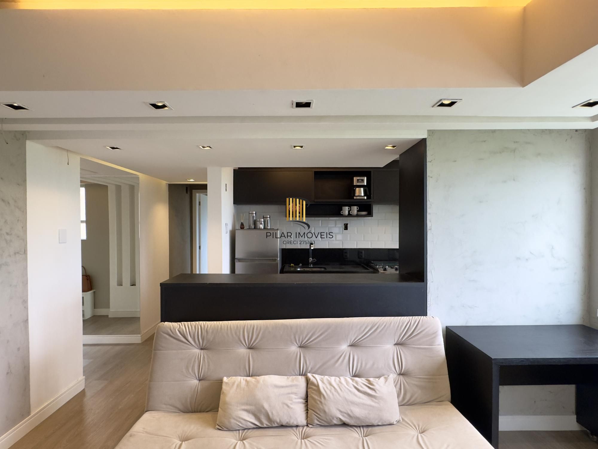 Apartamento reformado com vista definida, ótima localização no Centro Histórico