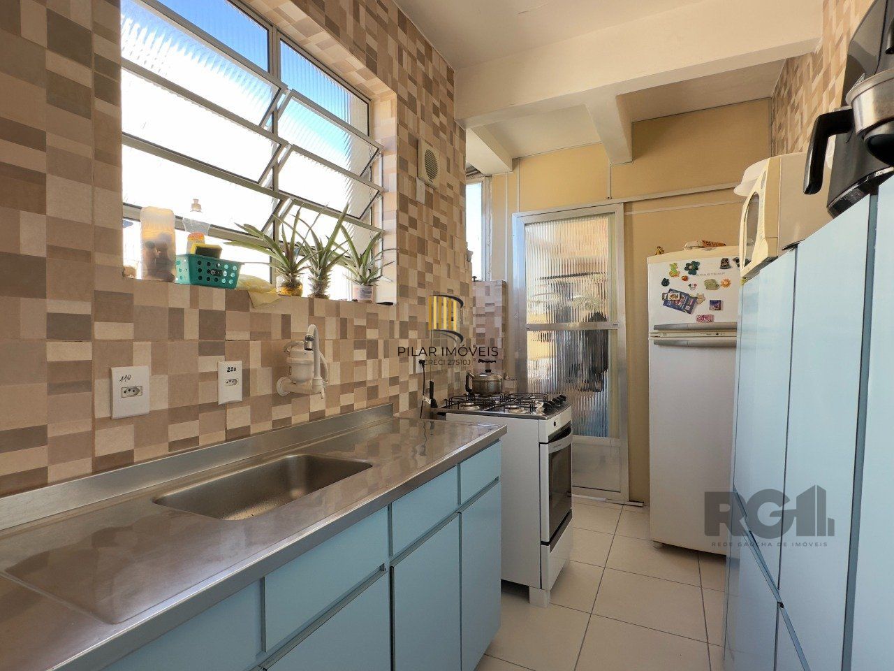 APARTAMENTO 3 DORMITÓRIOS, DE FRENTE E REFORMADO, NO CENTRO HISTÓRICO