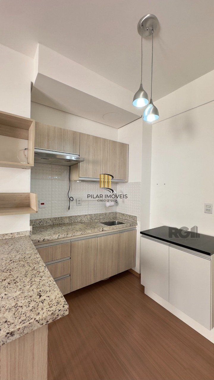 STUDIO SEMIMOBILIADO COM VAGA DE GARAGEM NO CENTRO HISTÓRICO