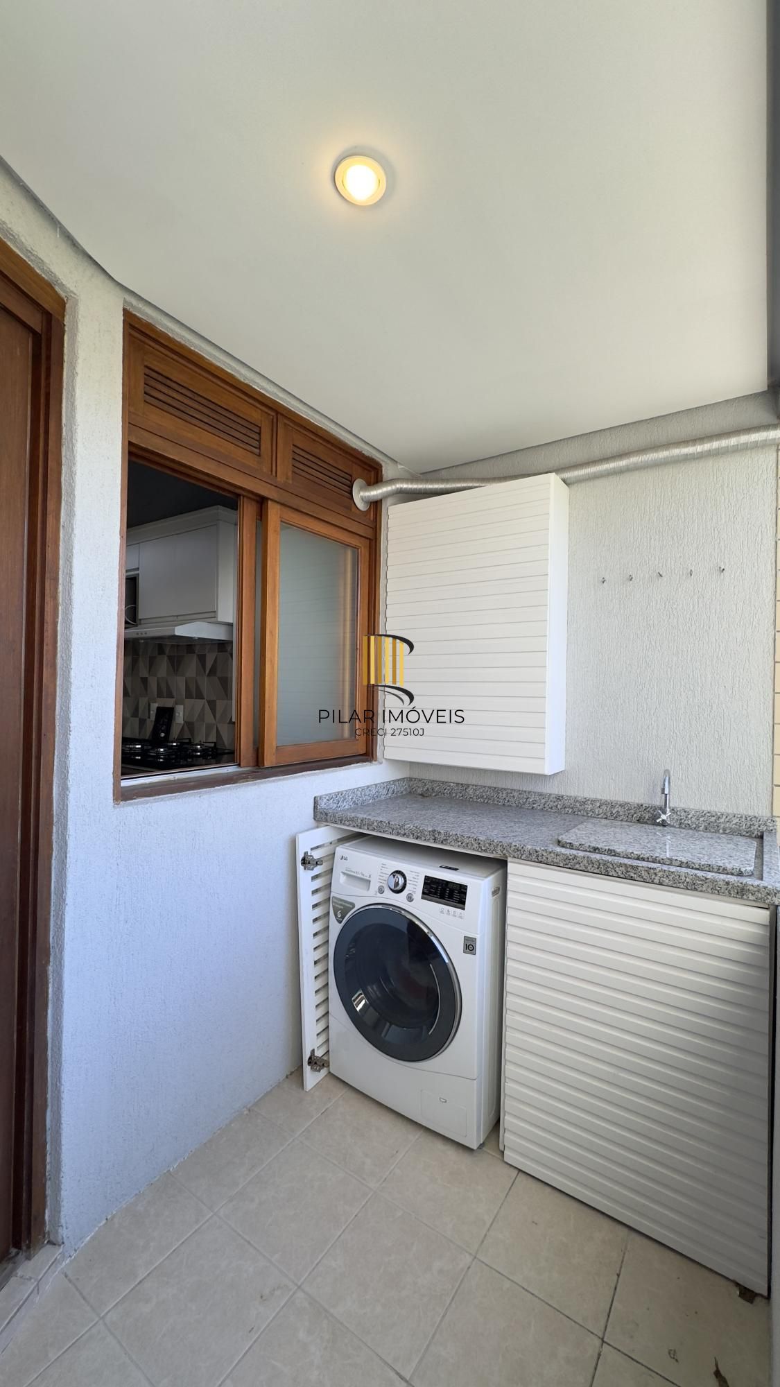 APARTAMENTO 1 DORMITÓRIO COM VAGA DE GARAGEM NO BAIRRO SANTANA