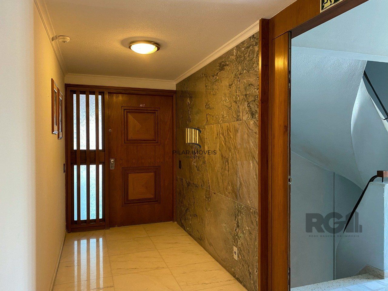 Apartamento com muito conforto e ótima iluminação no Moinhos de Vento