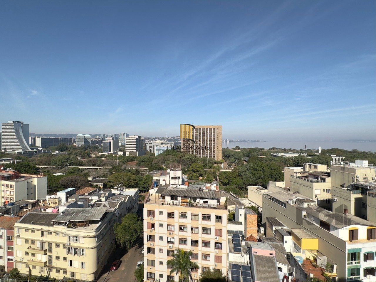 APARTAMENTO 2 DORMITÓRIOS, ENSOLARADO E LOCALIZADO NA PARTE ALTA DO CENTRO HISTÓRICO