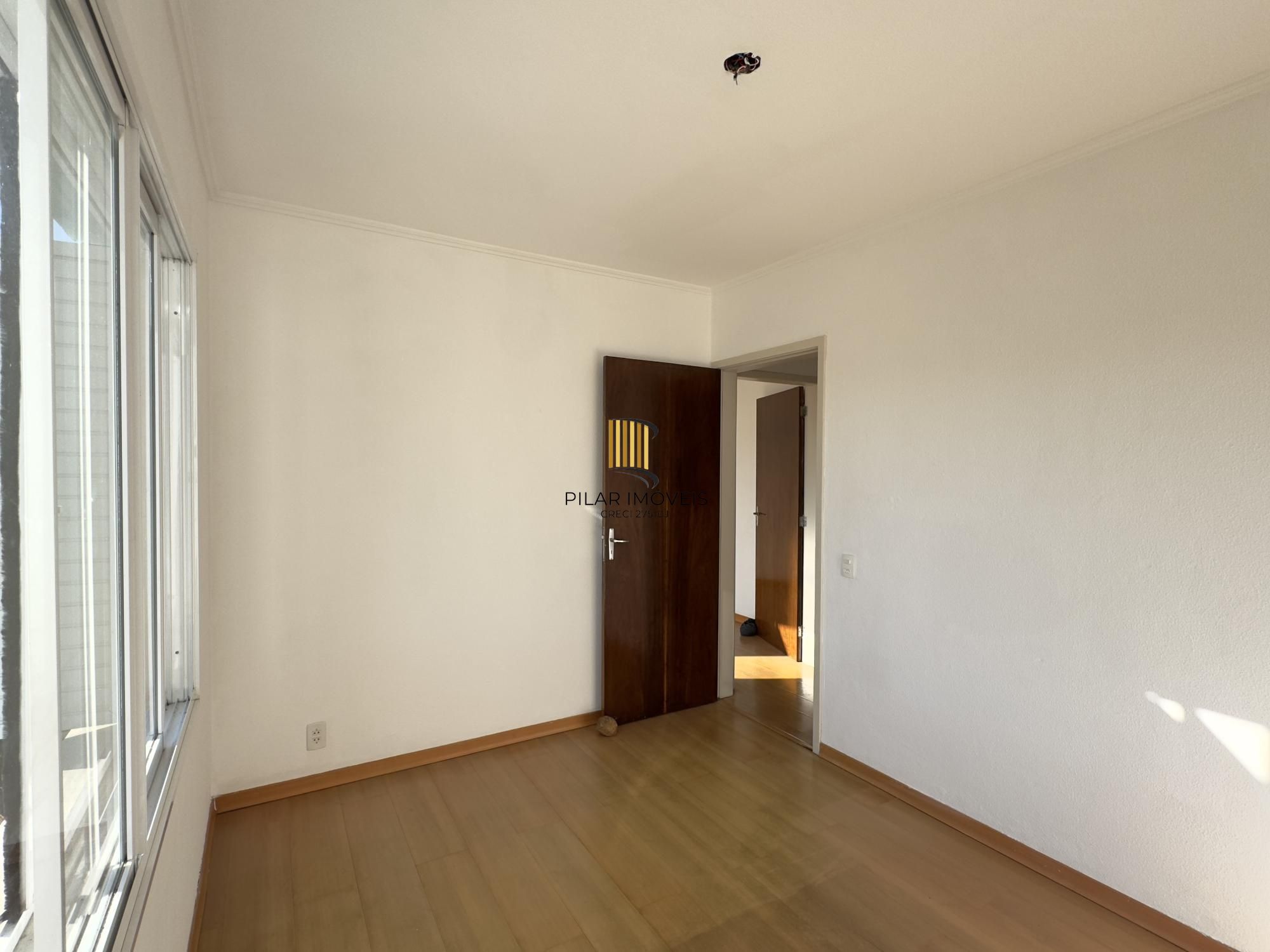 APARTAMENTO 2 DOMRITÓRIO DE FRENTE COM ÓTIMA ORIENTAÇÃO SOLAR NO BAIRRO CRISTAL