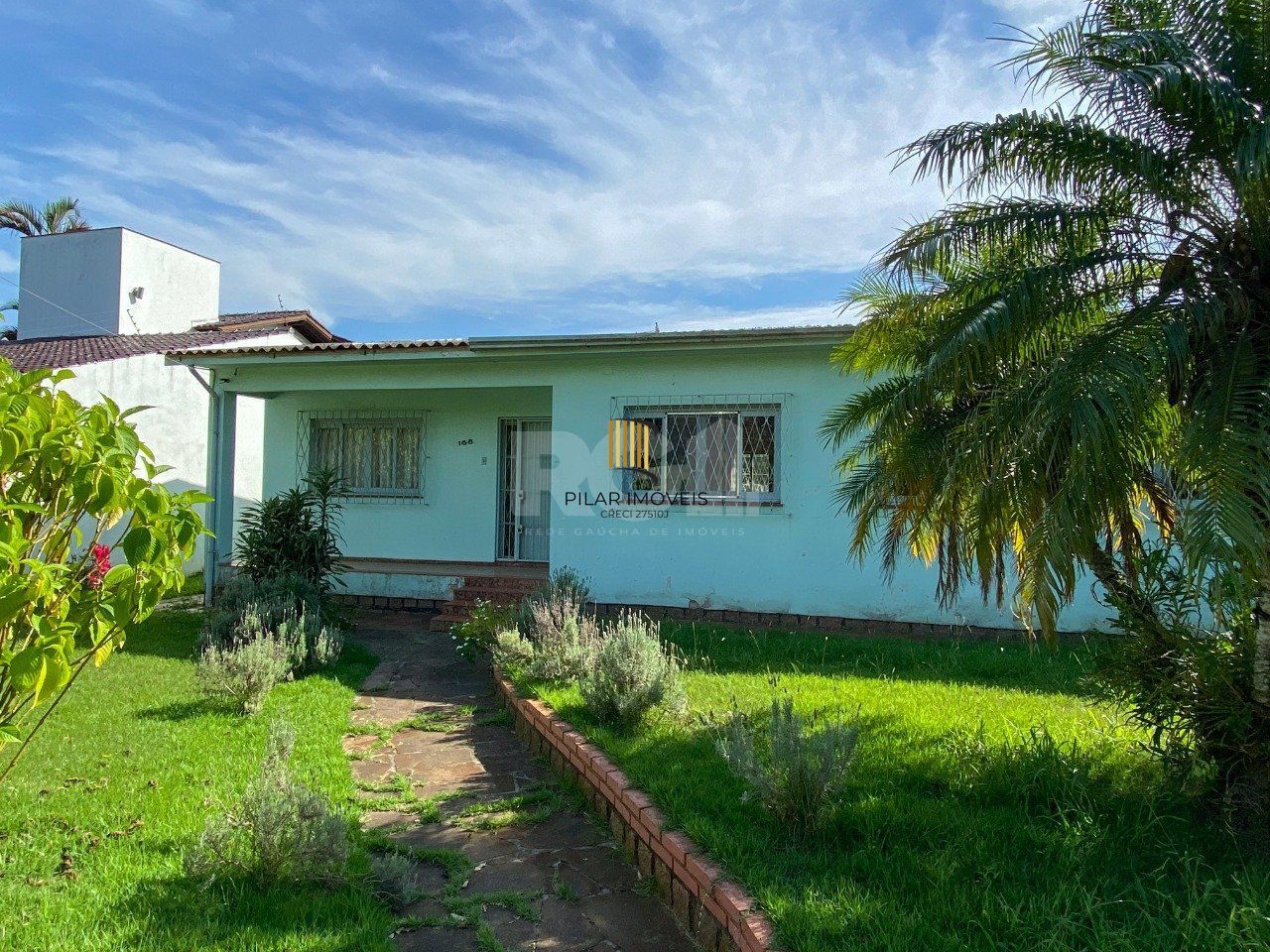 Casa com 4 dormitórios, no bairro Nossa Senhora das Graças em Canoas/RS