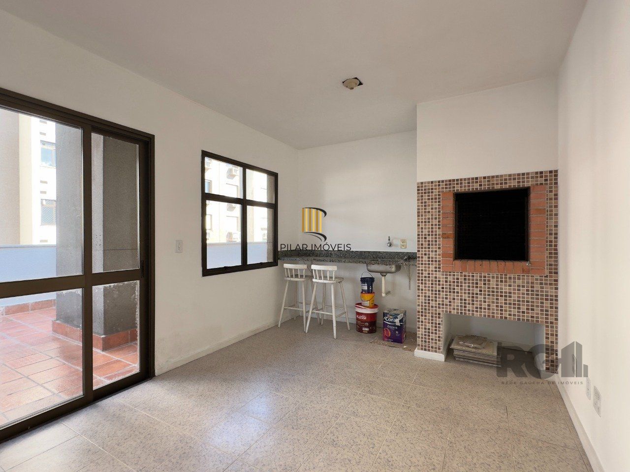COBERTURA COM 174M², DE FRENTE, 3 DORMITÓRIOS, EM ÓTIMA LOCALIZAÇÃO NO MENINO DEUS