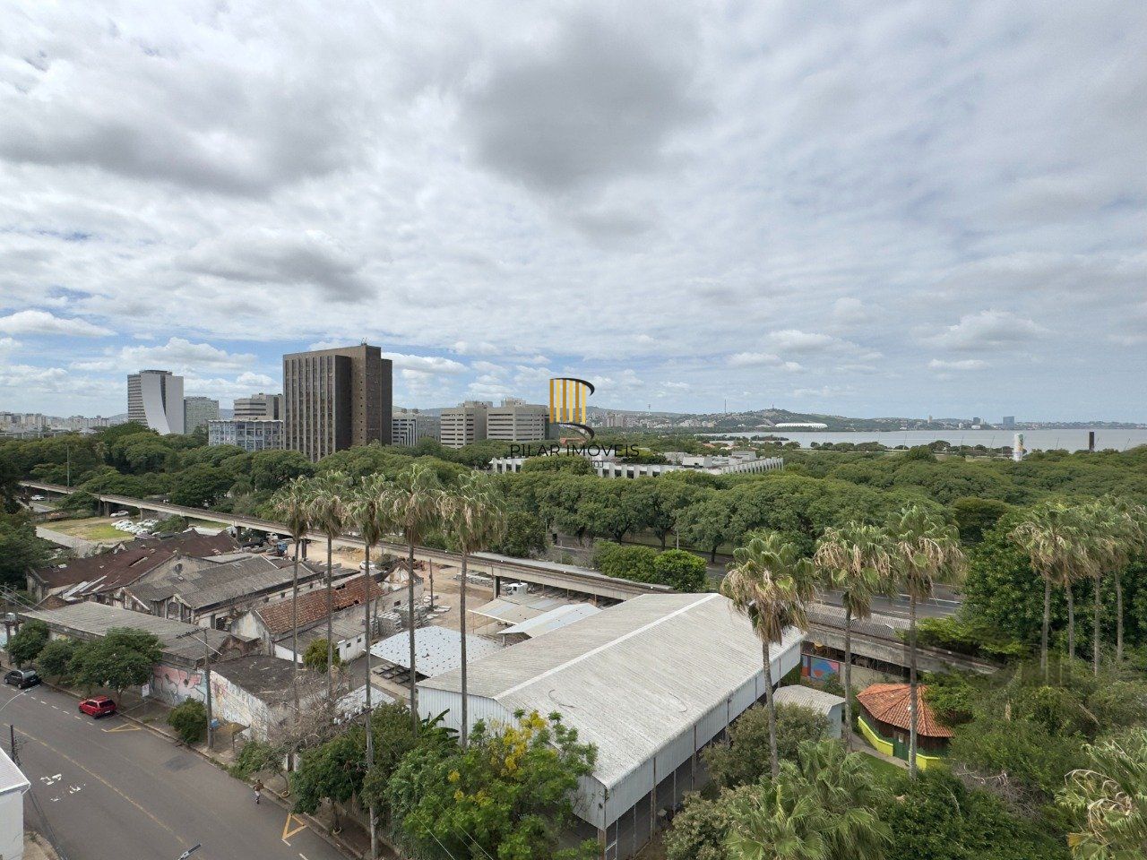 APARTAMENTO 1 DORMITÓRIO REFORMADO E DE FRENTE NO CENTRO HISTÓRICO
