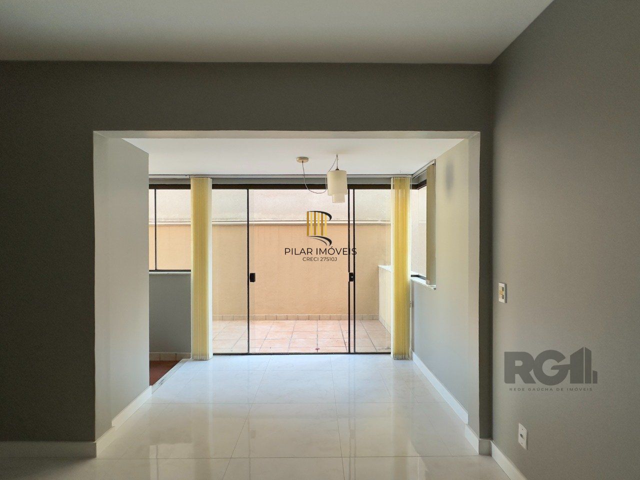 APARTAMENTO GARDEN, 2 DORMITÓRIOS E 1 VAGA DE GARAGEM COM ÓTIMA LOCALIZAÇÃO NO MOINHOS