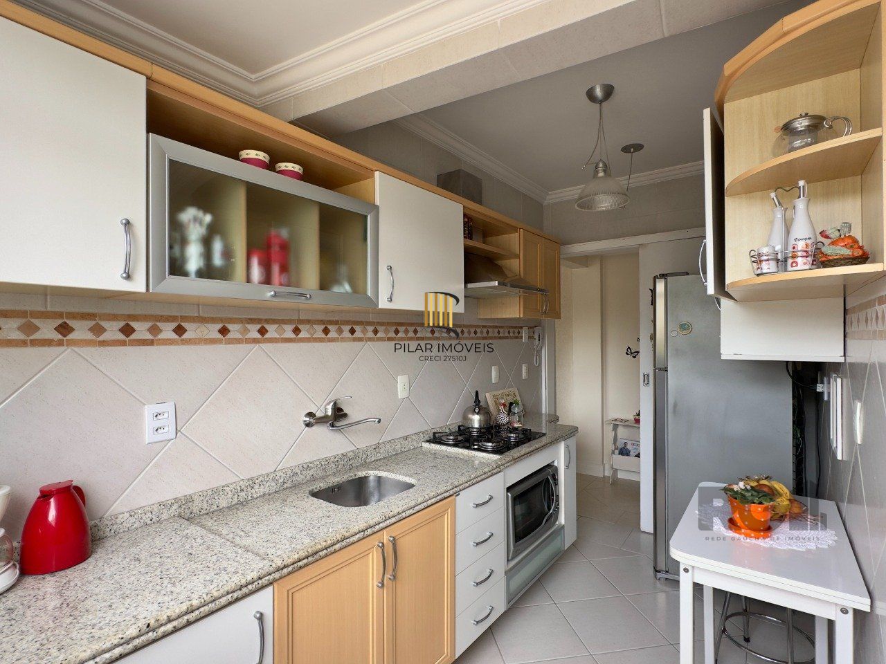 APARTAMENTO 2 DORMITÓRIOS, DE FRENTE, COM VAGA DE GARAGEM NO JARDIM BOTÂNICO
