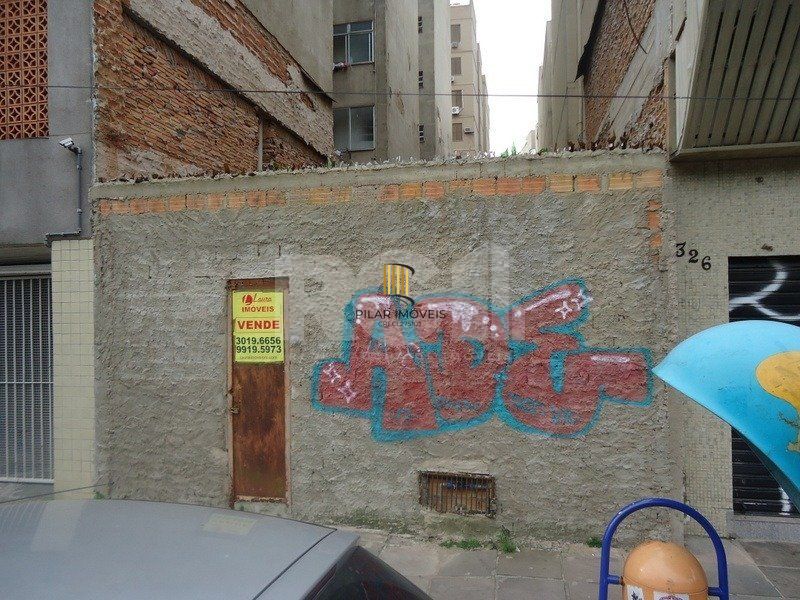 Terreno com projeto aprovado para construção de prédio no Centro Histórico