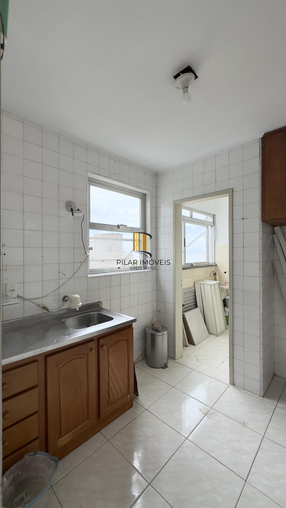 Apartamento 2 dormitório com dependência e vaga de garagem no Centro Histórico