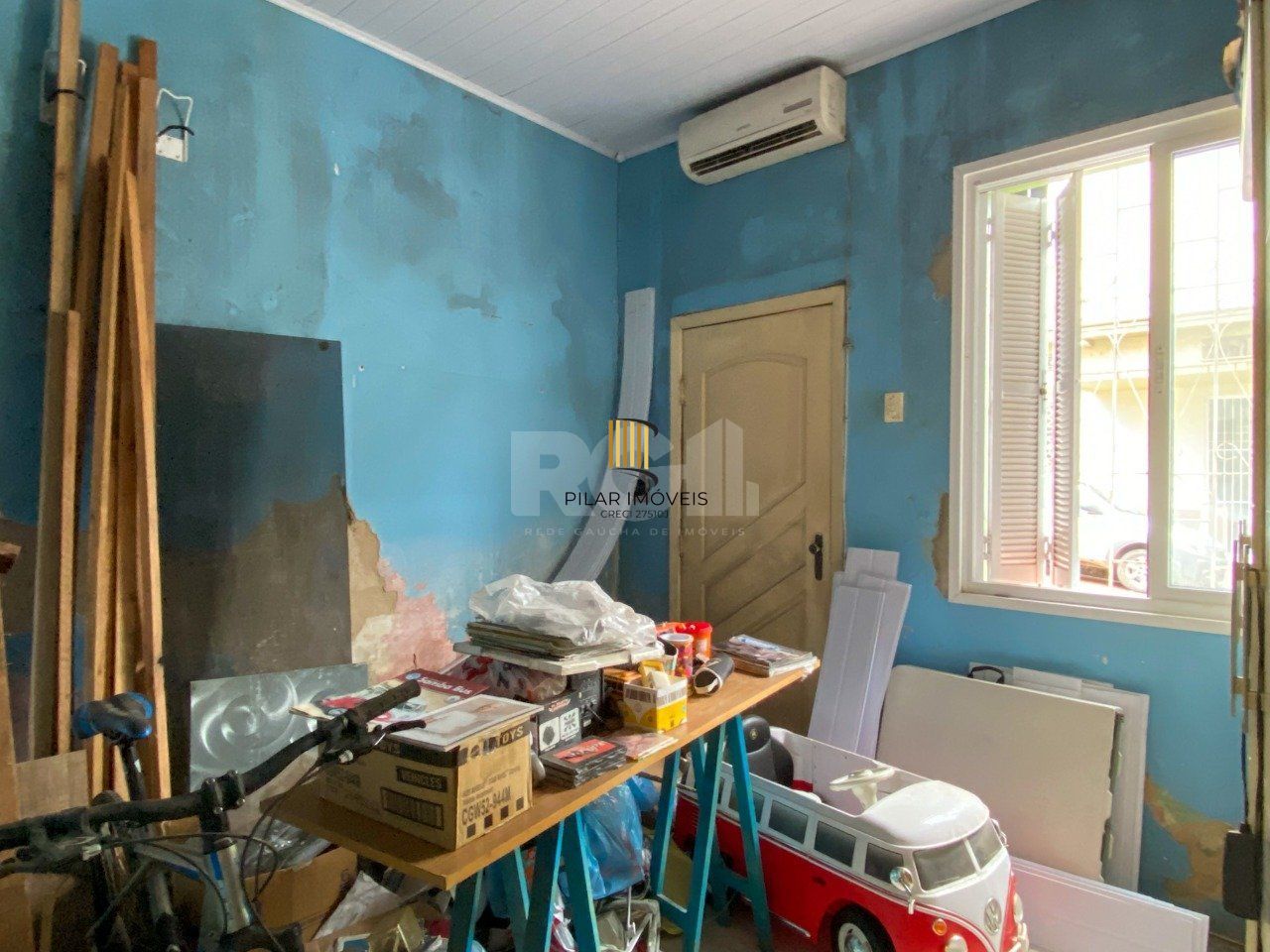 Casa de esquina com 64m², próximo ao Cais Embarcadero